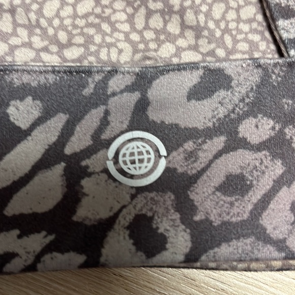 Max Studio performance bra. Preloved. Size small - Picture 3 of 4